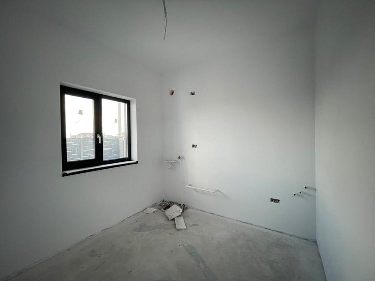 Duplex cu 4 camere cu Canalizare în Urseni