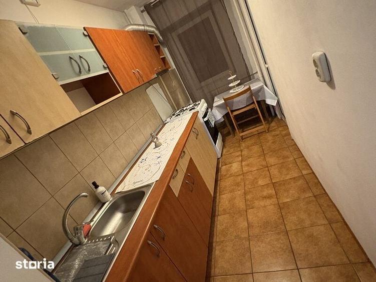 Garsonieră decomandată în Titan
