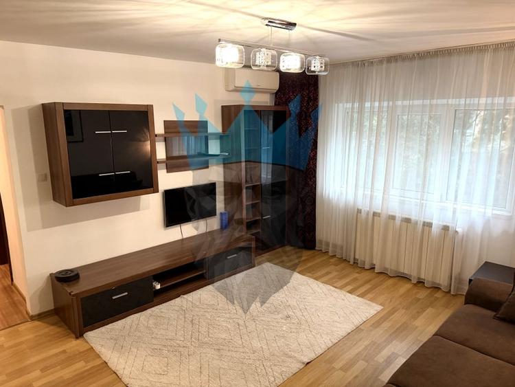 Apartament cu 3 camere decomandat, mobilat în Olteniței