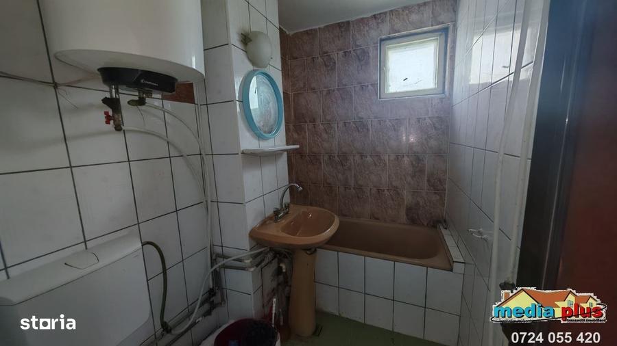 Apartament cu 3 camere decomandat în Micro 19