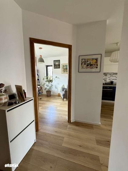 Casă cu 5 camere cu Teren 225 Mp în Florești