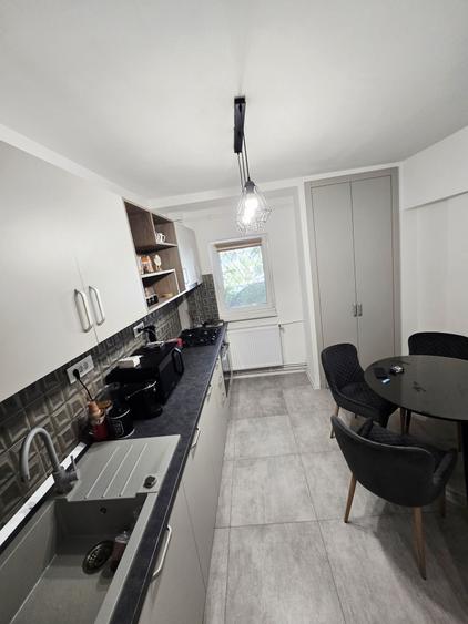 Apartament cu 2 camere decomandat în 1 Mai