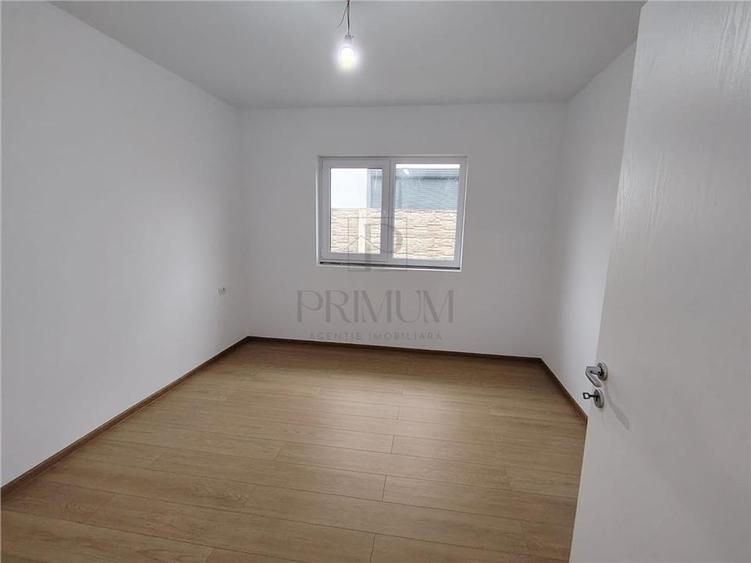 Duplex cu 3 camere cu Canalizare în Aeroport