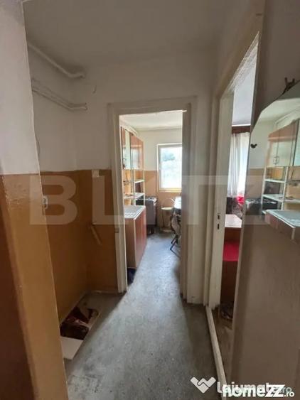 Apartament cu 3 camere semidecomandat în Micro 9