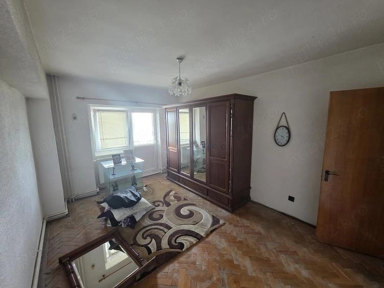 Apartament cu 3 camere decomandat în Nord