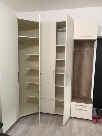 Garsonieră decomandată în Roșu