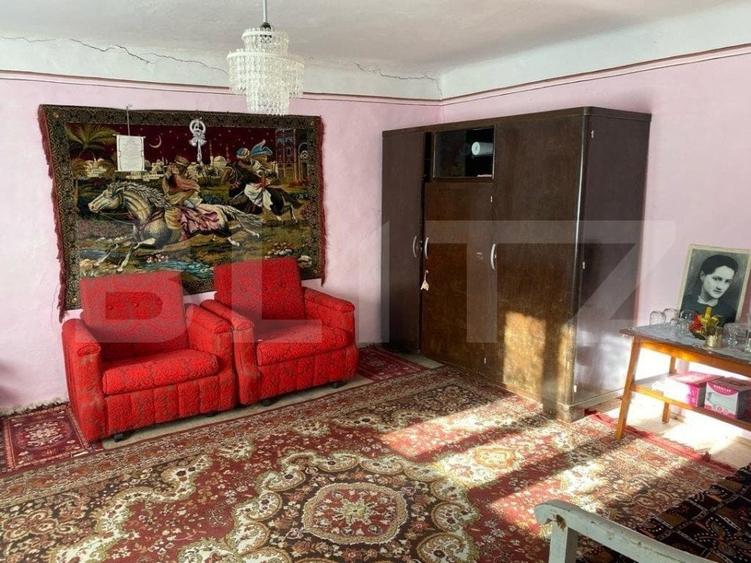 Casă individuală cu 3 camere cu Teren 1048 Mp în Siret