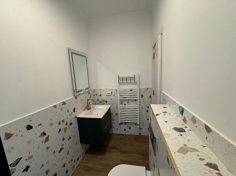 Duplex cu 5 camere cu Canalizare în Florești