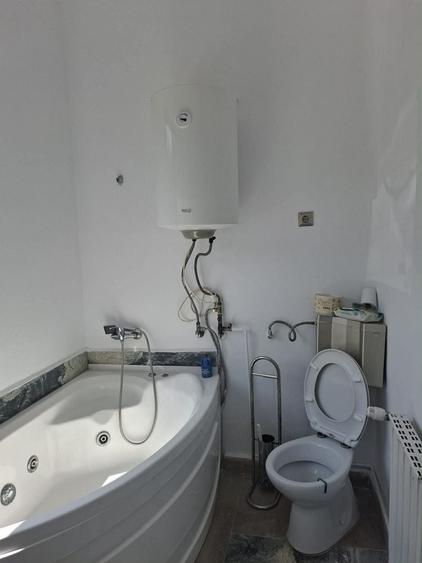 Casă cu 4 camere în Cetății