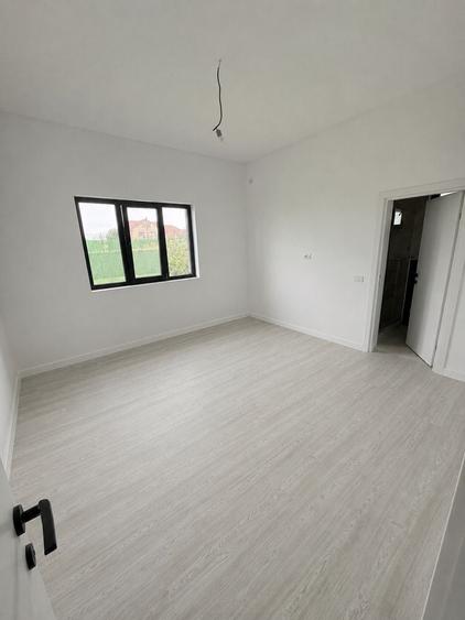 Casă cu 4 camere cu Teren 400 Mp în Cumpăna