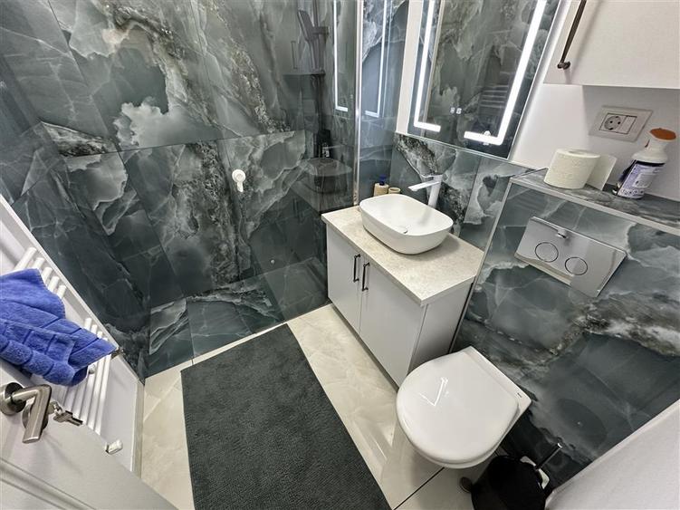 Apartament cu 2 camere semidecomandat în Podgoria