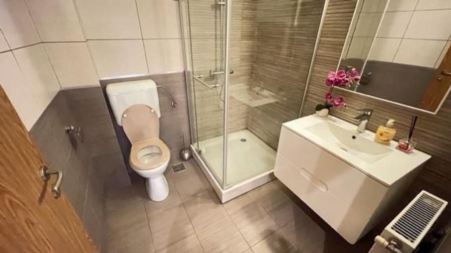 Casă individuală cu 5 camere cu Canalizare în Mehala