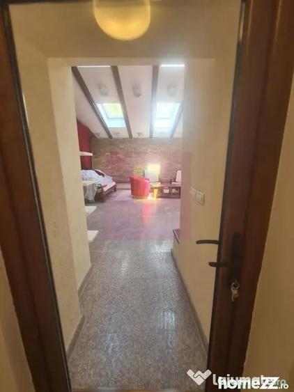 Casă cu 7 camere cu Teren 552 Mp în Cioplea