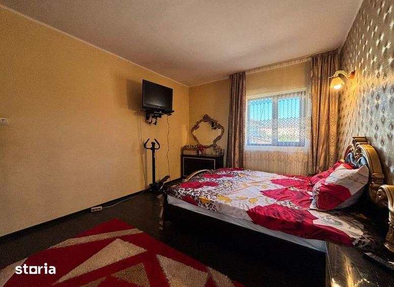 Casă cu 6 camere cu Teren 350 Mp în Cug