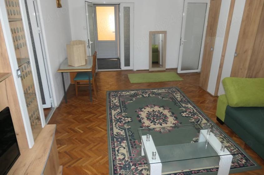 Apartament cu 2 camere decomandat în P-ța Spitalului