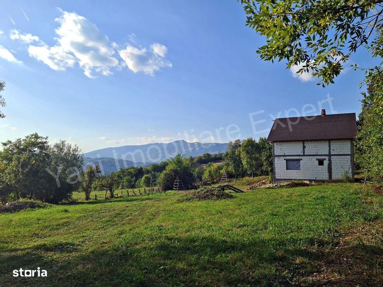 Casă cu 3 camere în Corbeni