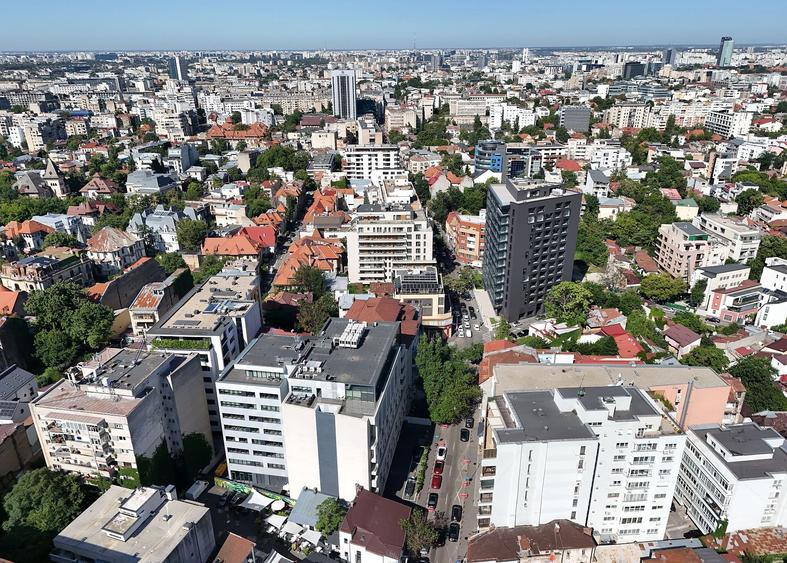 Birou, de 6,250 mp, în Dacia