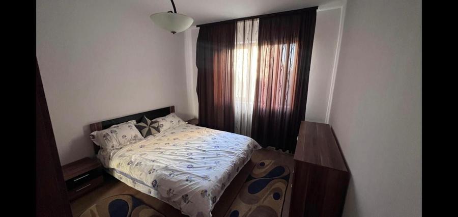 Apartament cu 3 camere, mobilat în Vitan — fotografia 1