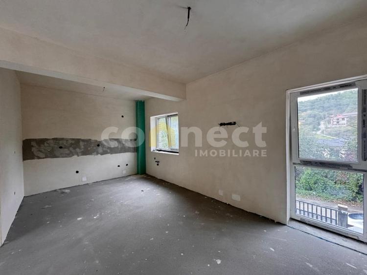 Duplex cu 4 camere cu Canalizare în Tăuți