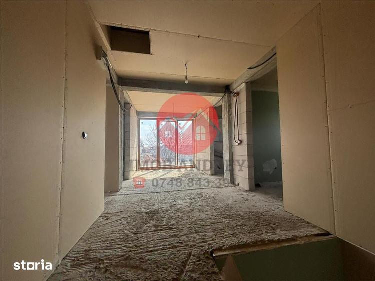 Casă cu 8 camere cu Teren 719 Mp în Ultracentral