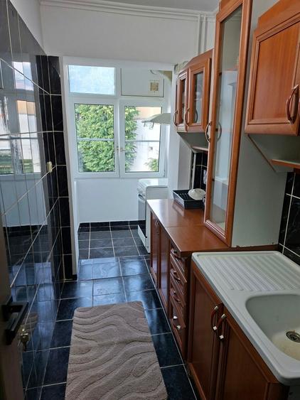 Garsonieră decomandată în Central