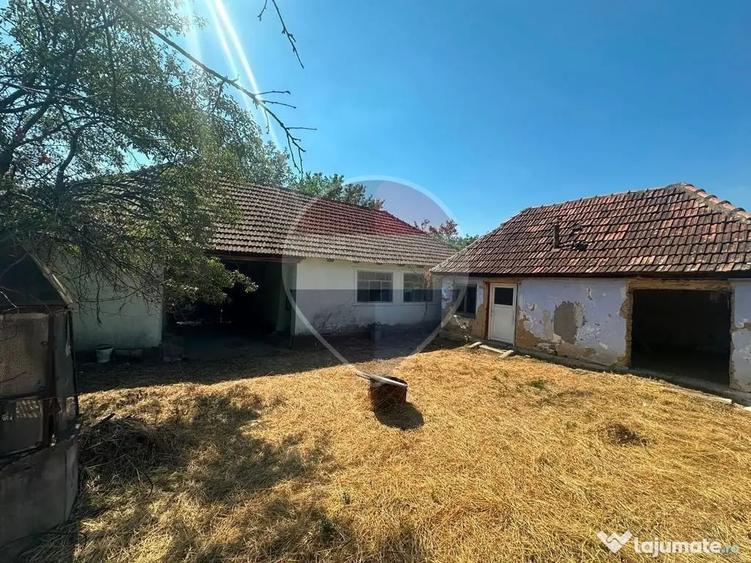 Casă cu 3 camere cu Teren 1151 Mp în Săldăbagiu Mic