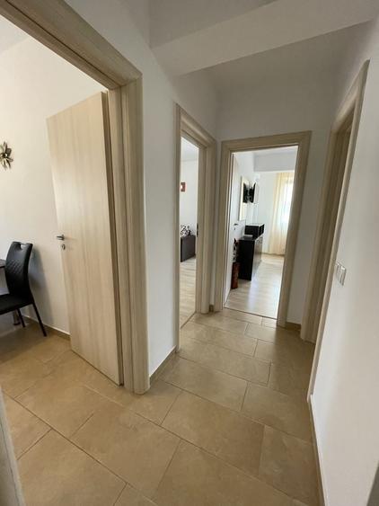 Apartament cu 2 camere decomandat în Roșu