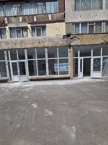 Spațiu comercial, de 130 mp, în Micro 18