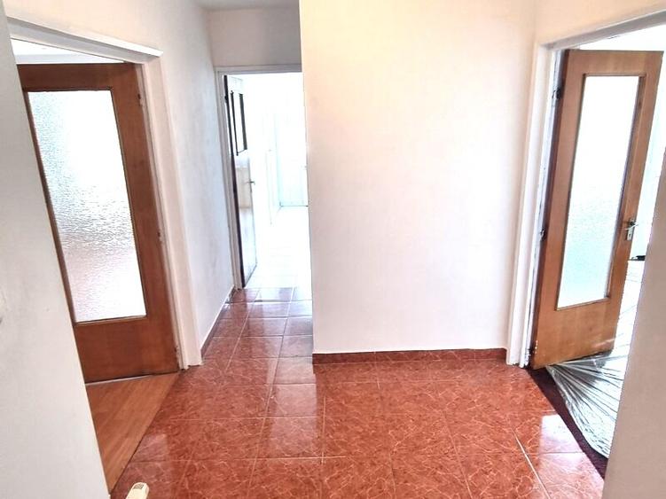 Apartament cu 3 camere decomandat în Unirii