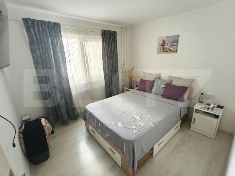 Apartament cu 3 camere decomandat, mobilat în Rovine