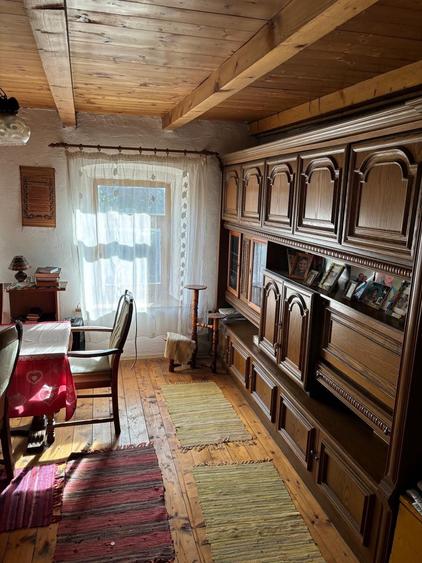 Casă cu 3 camere în Săcărâmb