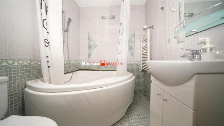Apartament cu 3 camere decomandat în Nufărul