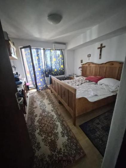 Apartament cu 2 camere semidecomandat în Micești