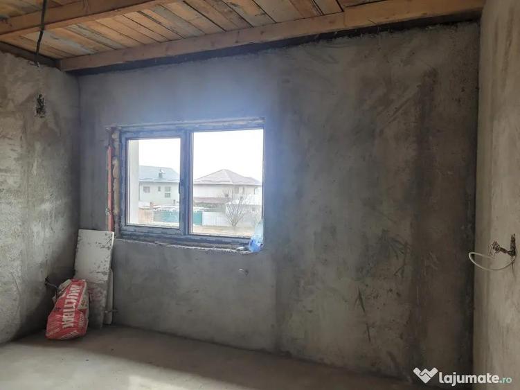 Casă cu 4 camere cu Teren 240 Mp în Berceni