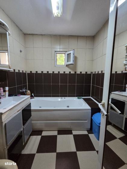 Apartament cu 3 camere decomandat în Dorobanți