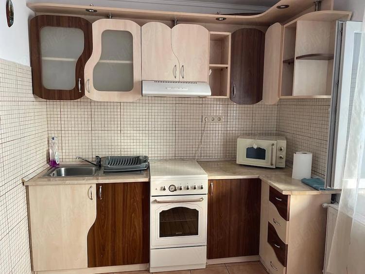 Apartament cu 3 camere decomandat în Rogerius