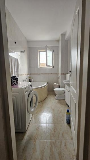 Apartament cu 2 camere decomandat în Rogerius