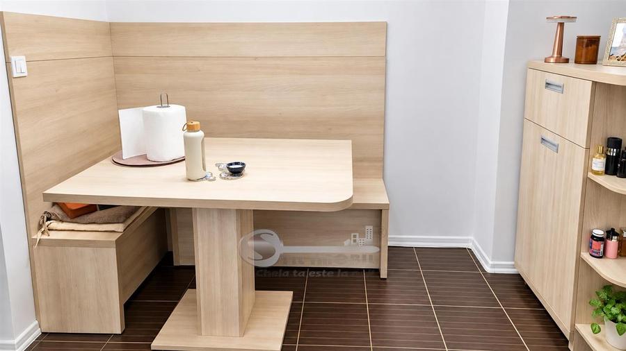 Apartament cu 3 camere decomandat în Podu Roș