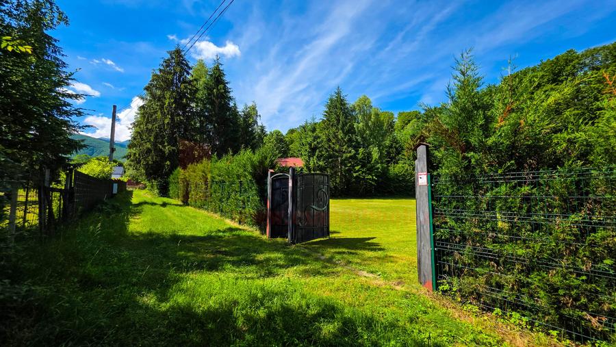 Casă cu 5 camere cu Teren 3000 Mp în Avrig