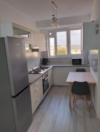 Apartament cu 3 camere decomandat în Central