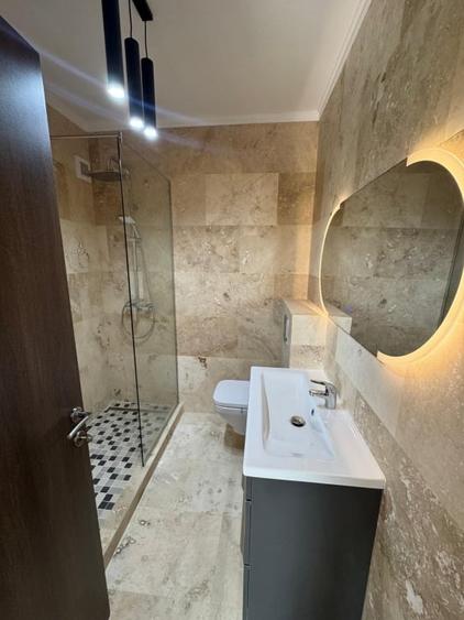 Apartament cu 3 camere semidecomandat, mobilat în Dămăroaia