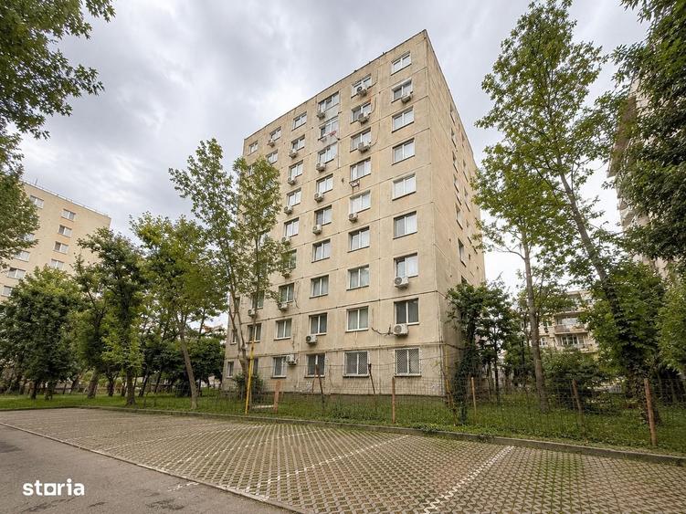 Apartament cu 4 camere decomandat în Tei