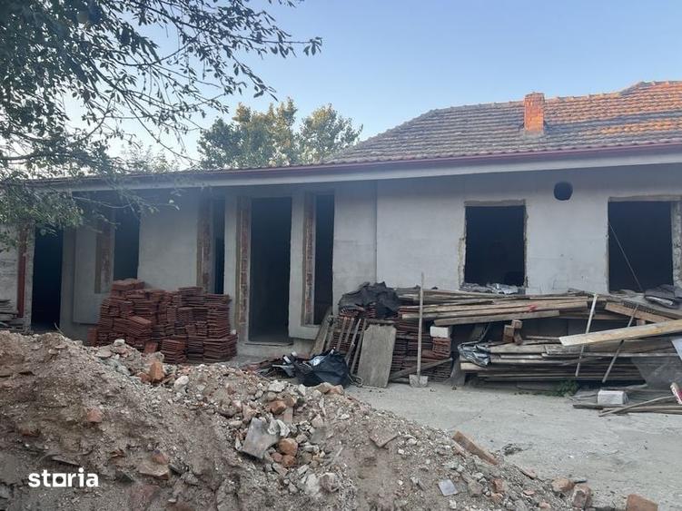 Casă cu 4 camere cu Teren 140 Mp în Central
