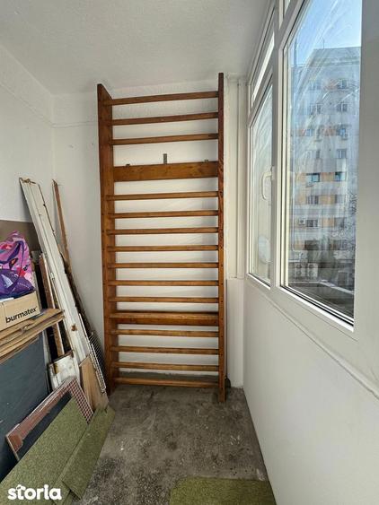 Apartament cu 3 camere semidecomandat în Dorobanți