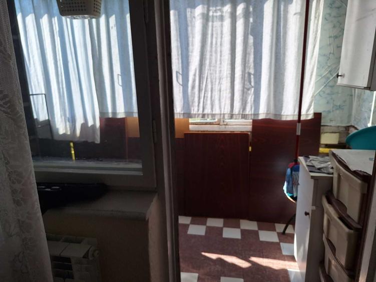 Apartament cu 3 camere decomandat în Sud