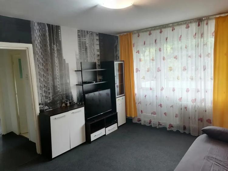 Apartament cu 2 camere semidecomandat în Socola