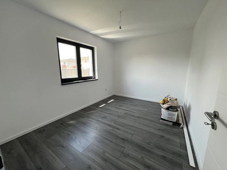 Casă cu 5 camere cu Teren 300 Mp în Chișoda