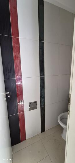 Spațiu comercial, de 80 mp, în Complex Studențesc