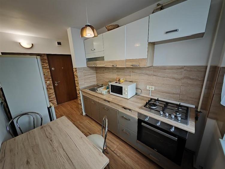 Apartament cu 2 camere semidecomandat, mobilat în Astra