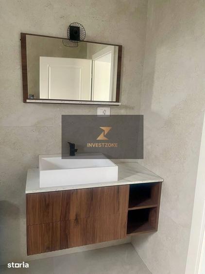 Casă cu 7 camere cu Teren 700 Mp în Sântandrei